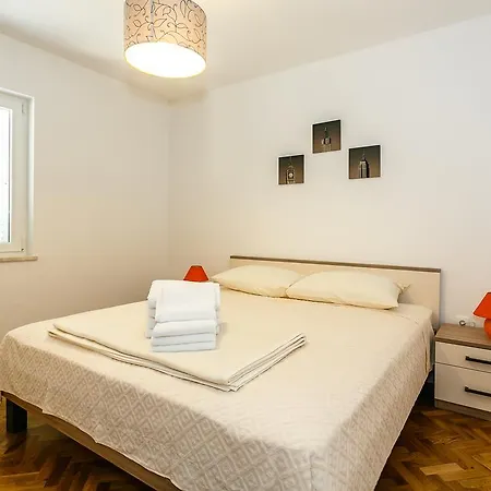Zdravko A2 Apartment *