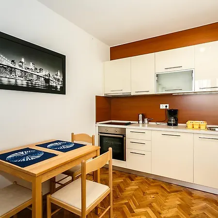 Apartment Zdravko A2 *